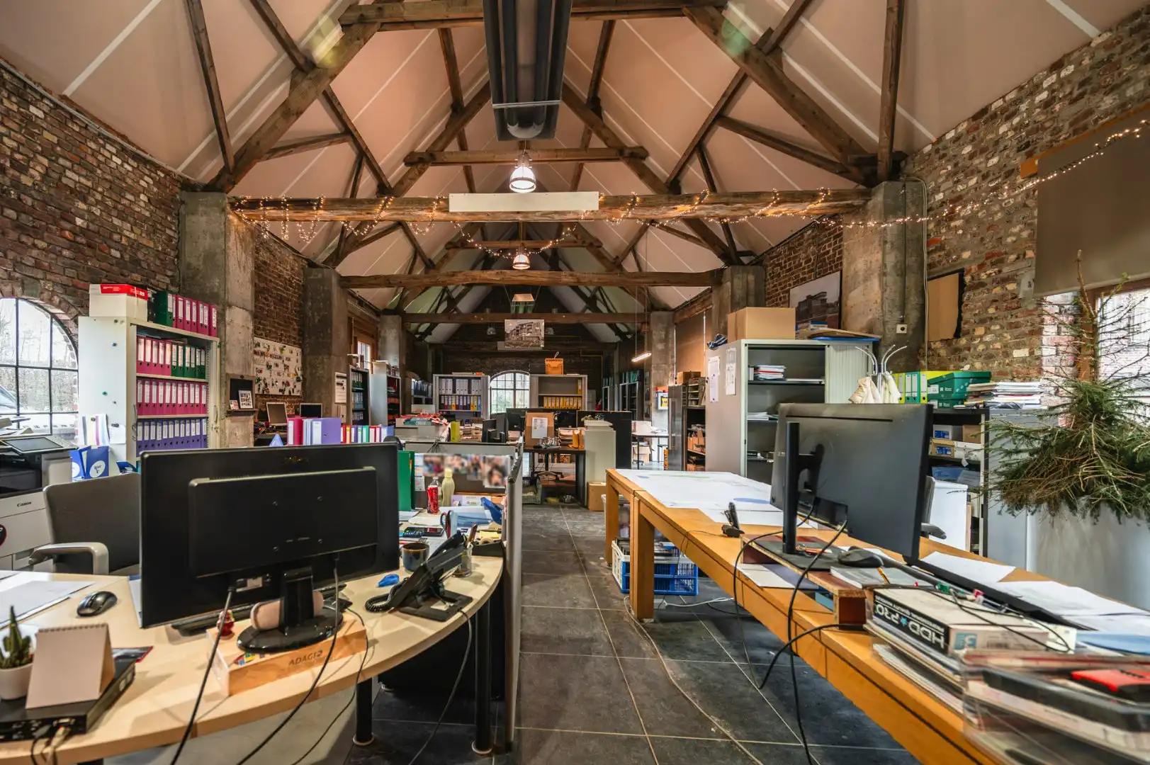 Unieke vierkantshoeve op uitgestrekt domein, geschikt voor diverse doeleinden  foto 10