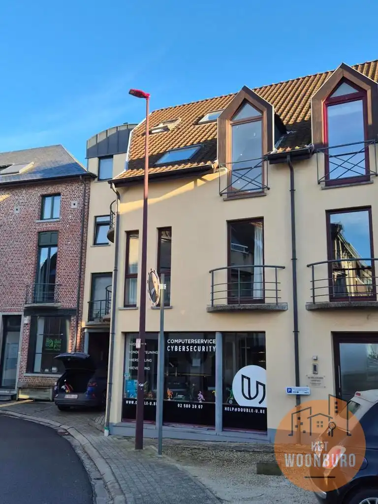 Duplex appartement met 2 slpks, bureel en autostaanplaats foto {{pictureIndex}}