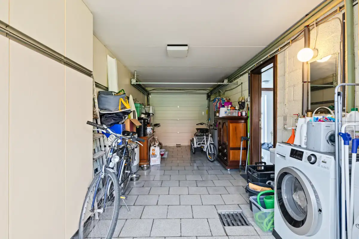 Instapklare gezinswoning met garage foto 15
