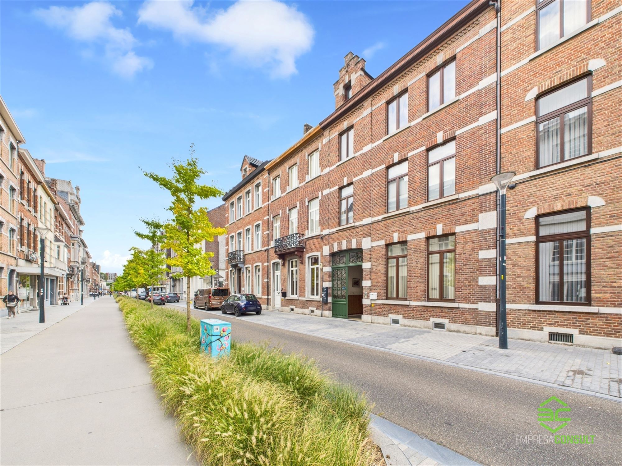 Ruime burgerwoning met groot achtergelegen magazijn! foto 2