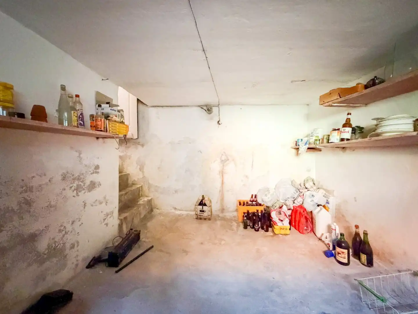 Landelijke hoeve-woning op ruim perceel, met weide en stallingen. foto 11