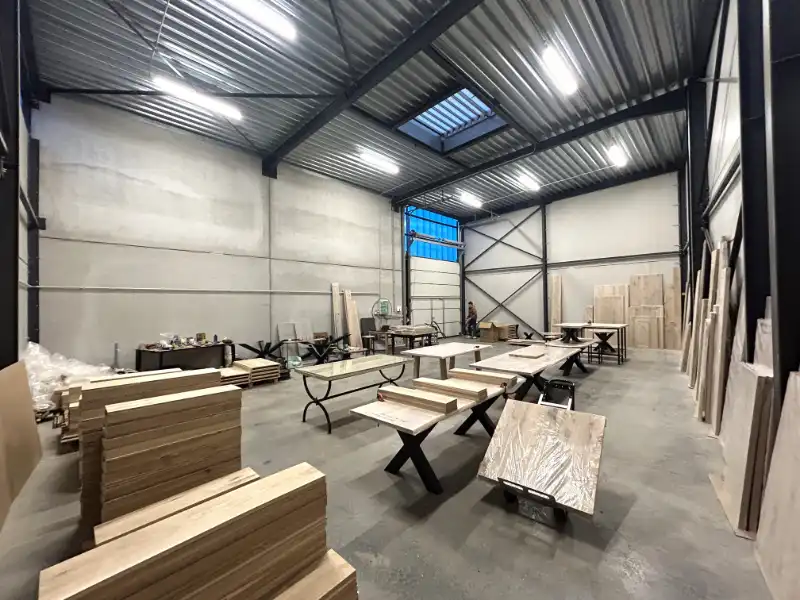 Moderne loods van 173m² met privé parkeerplaats foto 3