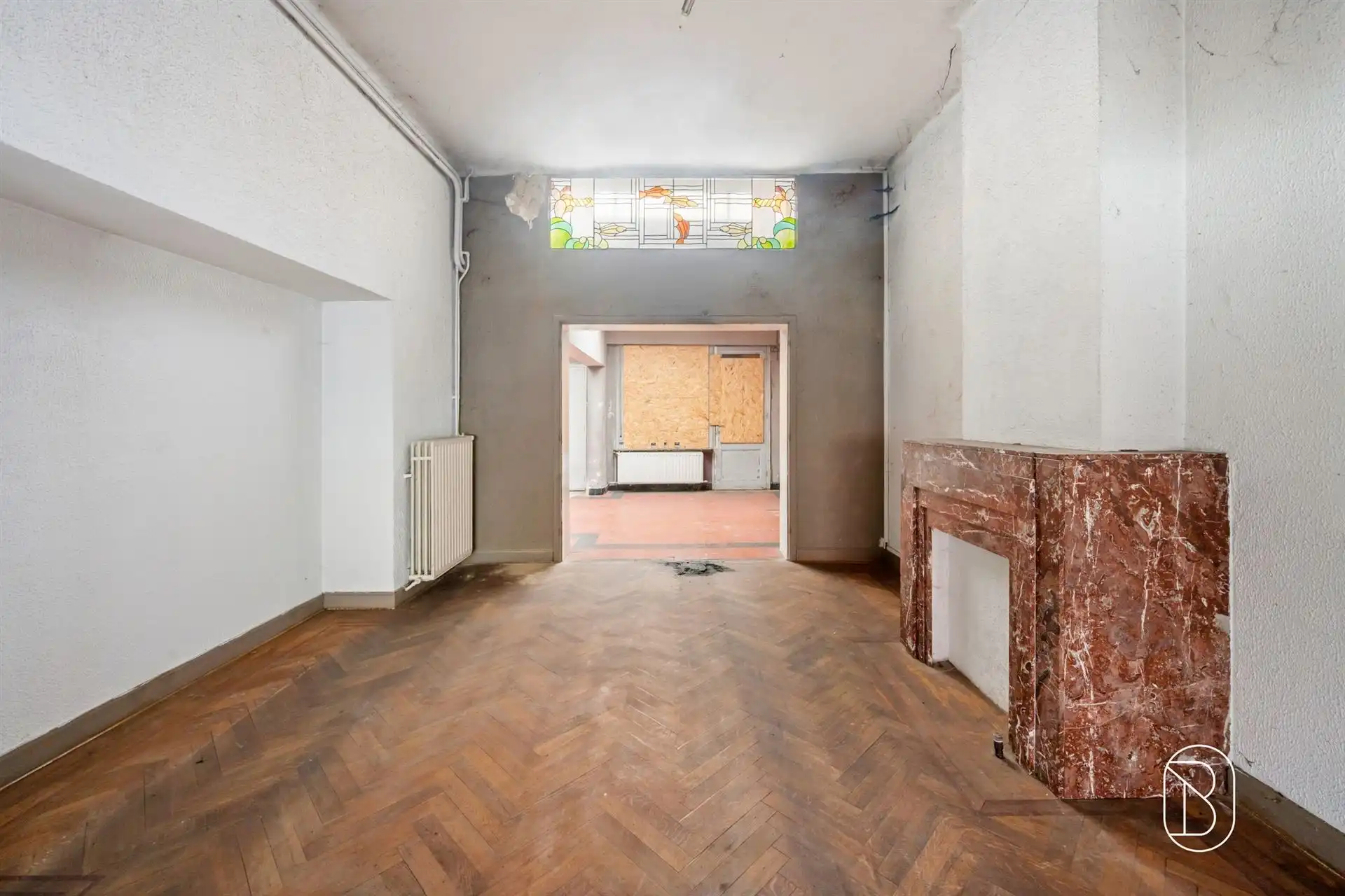 Te renoveren woning met veel potentieel!  foto 5