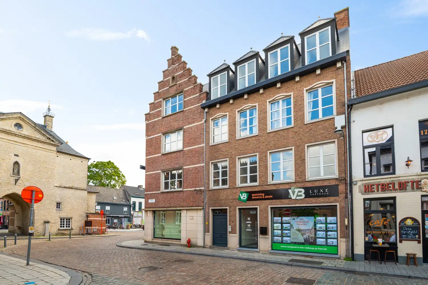 Lichtrijk, instapklaar dakappartement met 2 slaapkamers nabij het Zimmerplein in Lier! foto 13