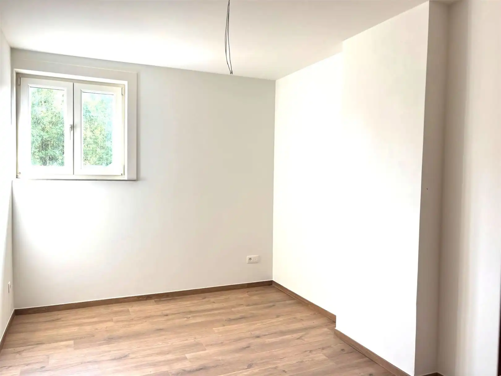 TE HUUR: Gerenoveerde woning met 3 slaapkamers te Paal! foto 16