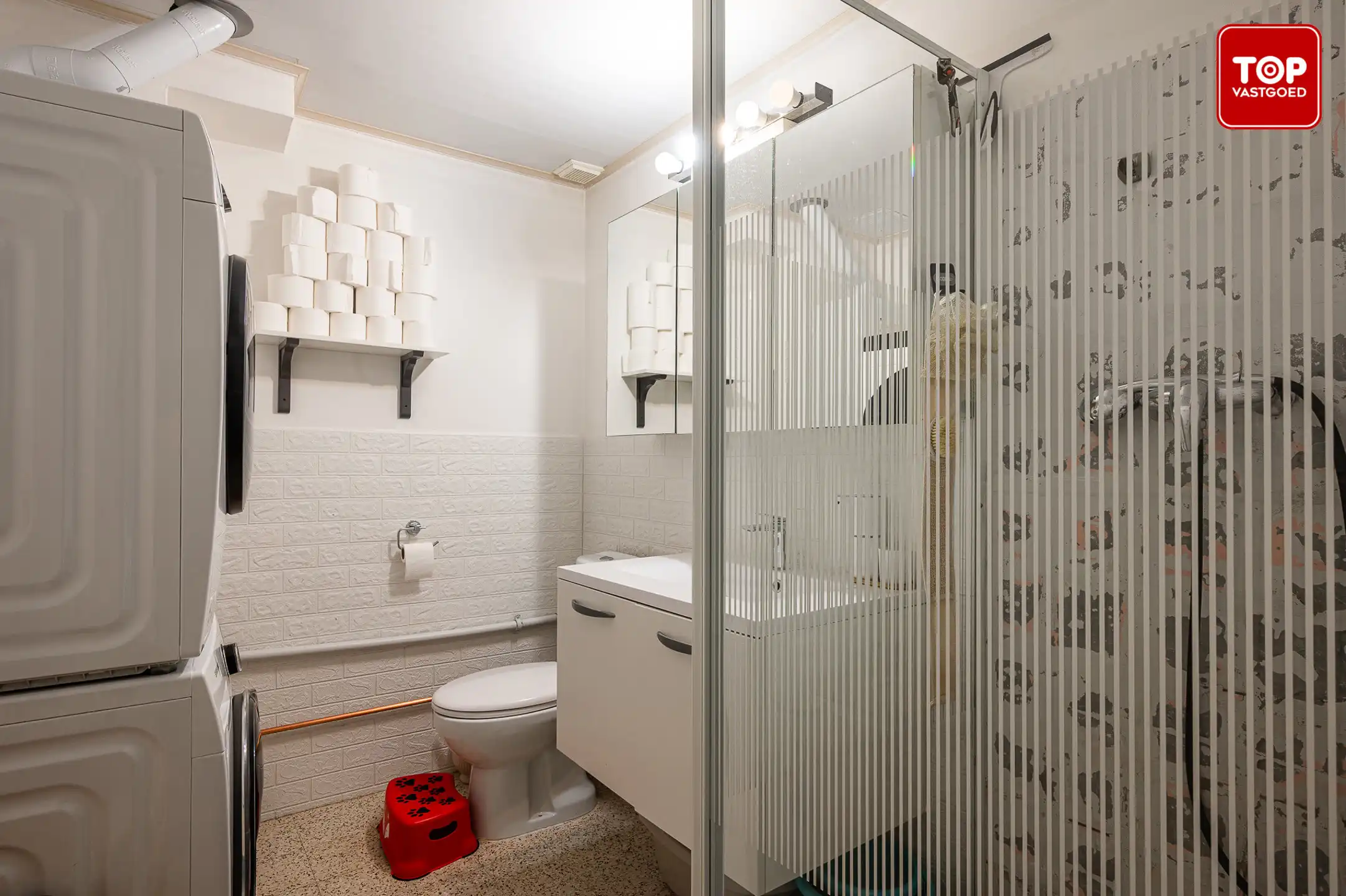 2-slaapkamer appartement met garage. foto 12