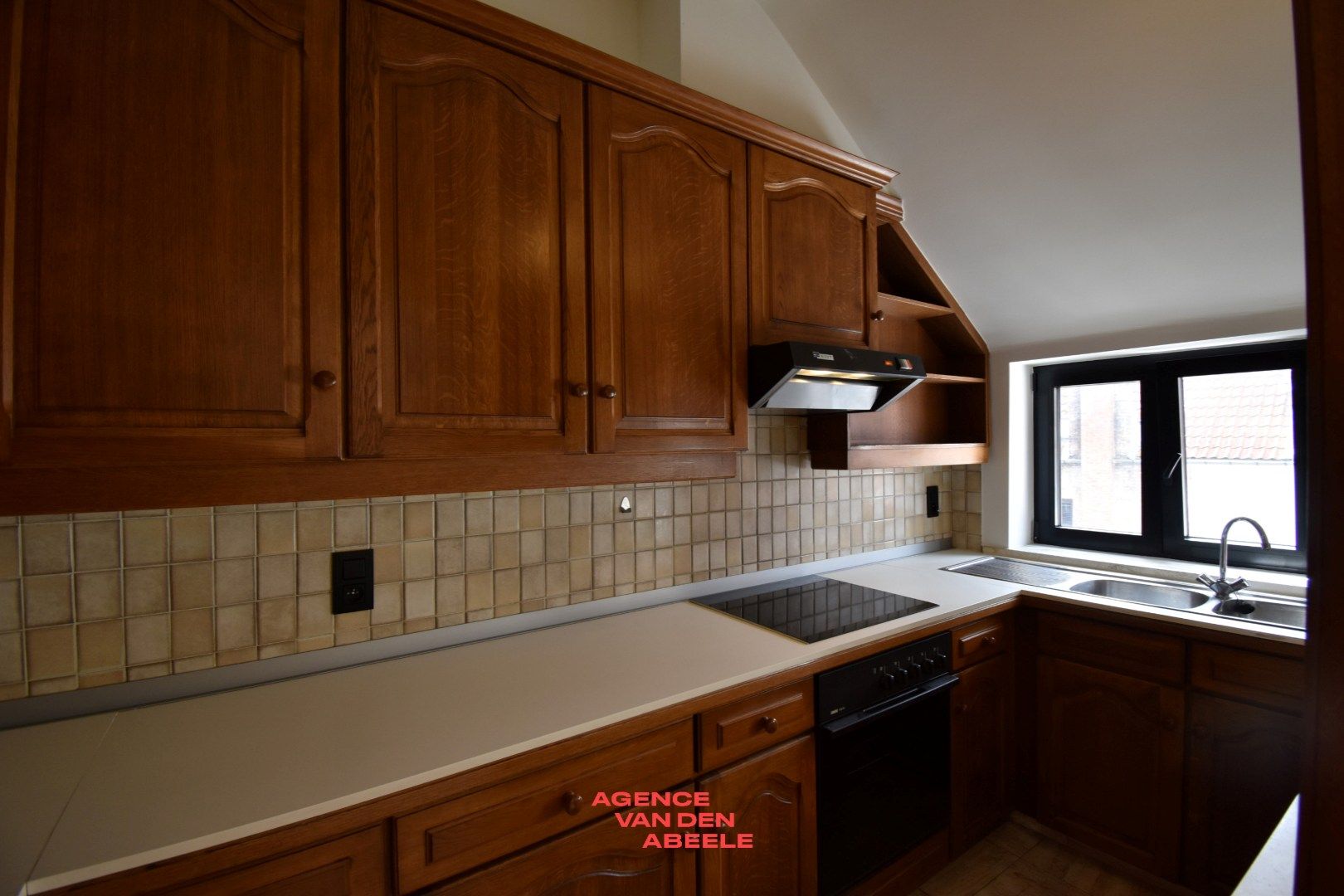 Opgefrist appartement met 1 slaapkamer te  Brugge. foto 5