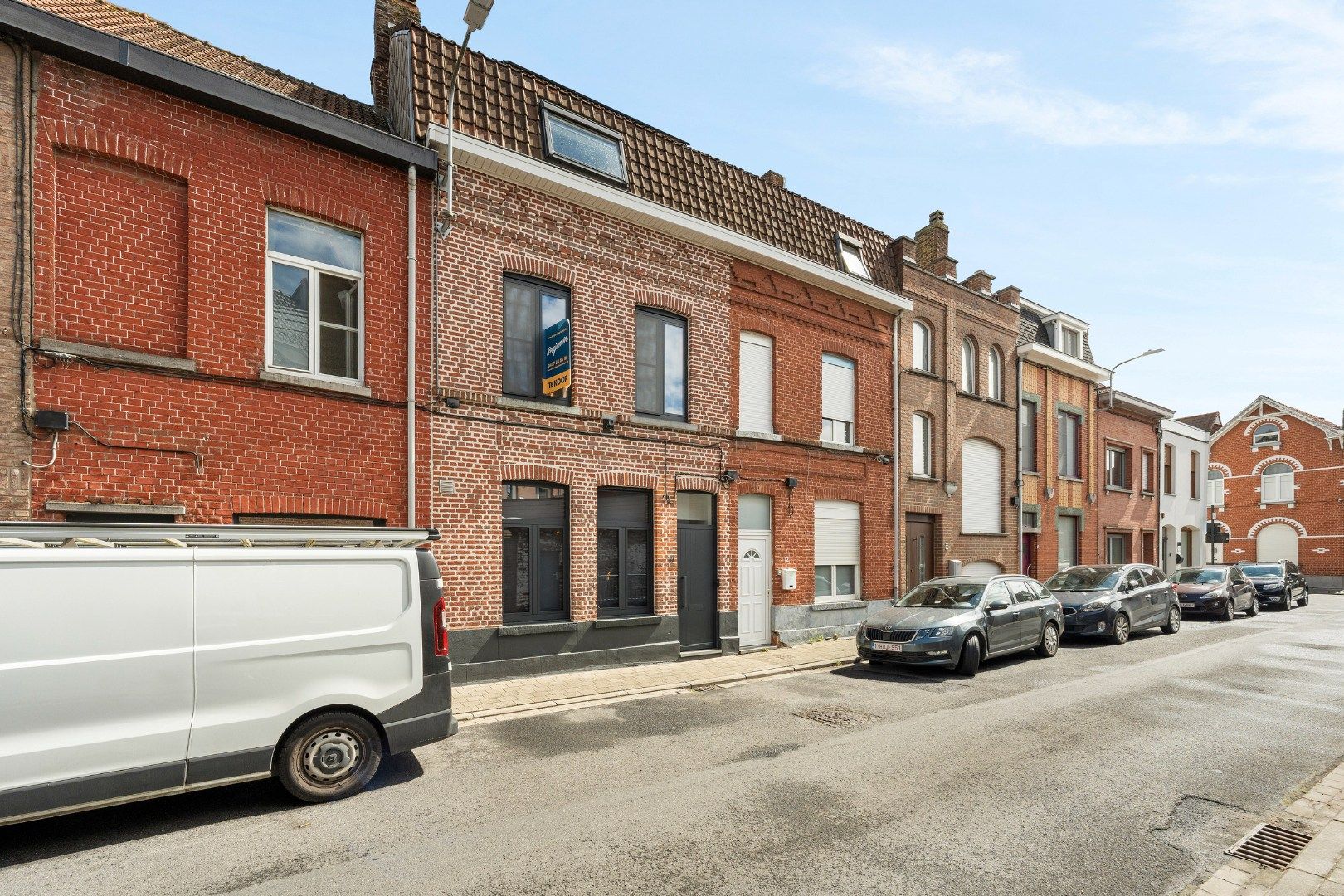 Charmante woning met 3, mogelijks 4 slaapkamers en toffe tuin op rustige locatie met vlotte verbinding foto {{pictureIndex}}