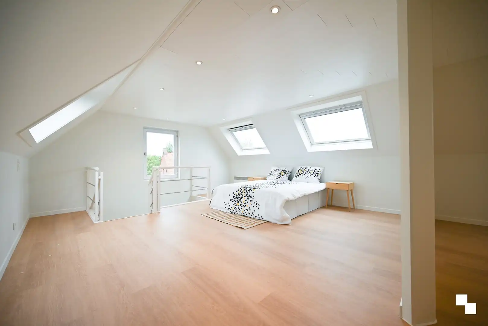 Stijlvol en energiezuinig gerenoveerd duplexappartement in kleinschalige residentie te Emelgem, Izegem foto 15
