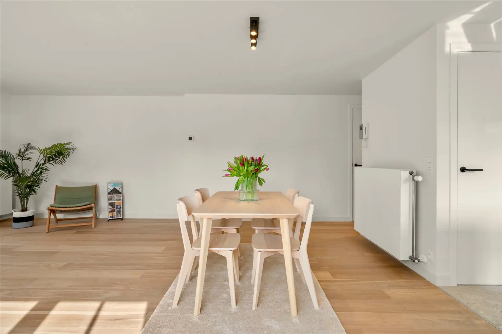 Prachtig gelijkvloers hoekappartement met 2 slpks foto 17