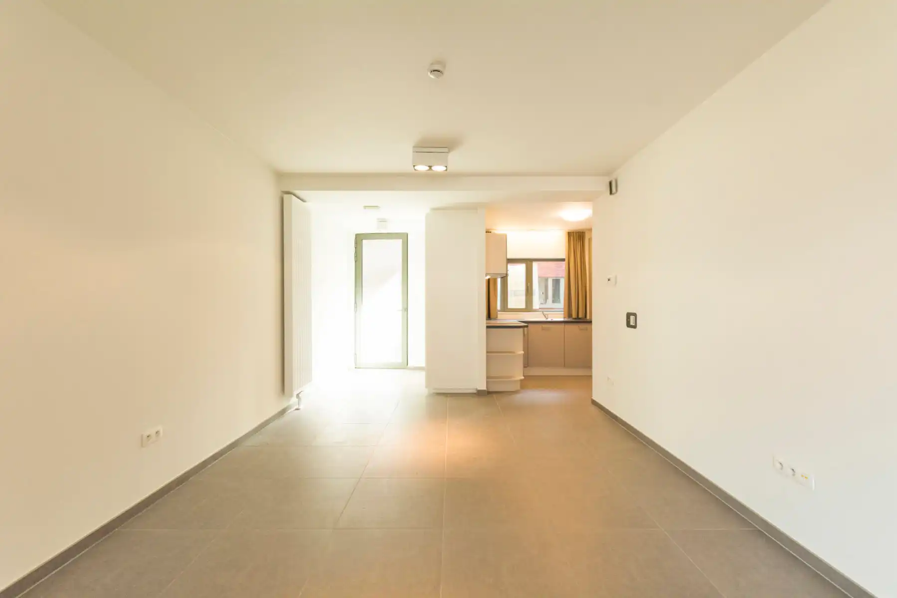 Serviceflat met terras, kelder en mogelijkheid tot garage... foto 4