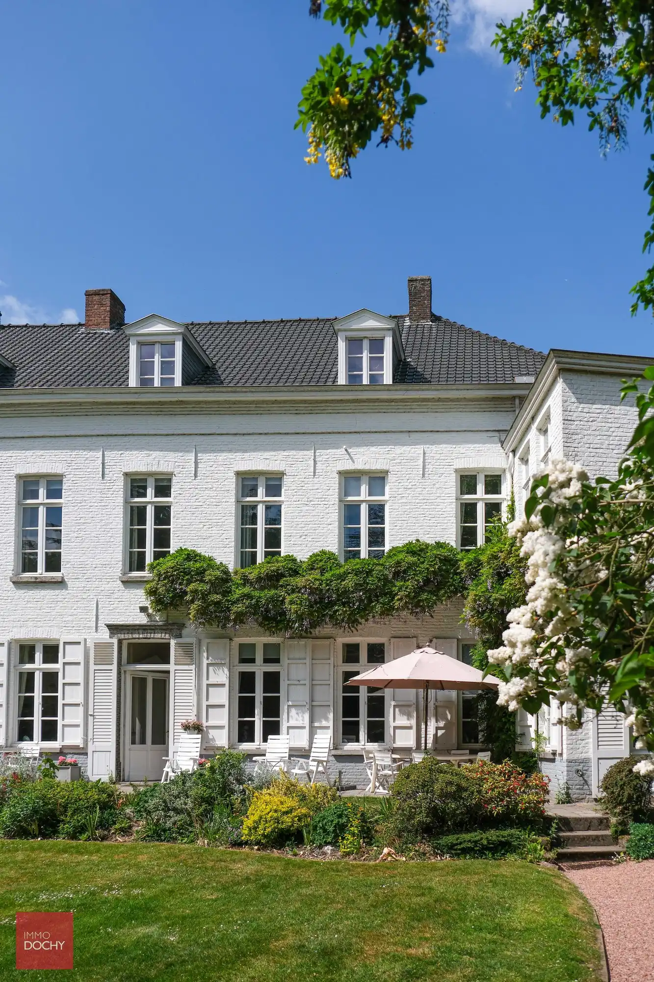 Karaktervolle herenvilla op ca 7.800m² palend aan oude Scheldearm foto 2