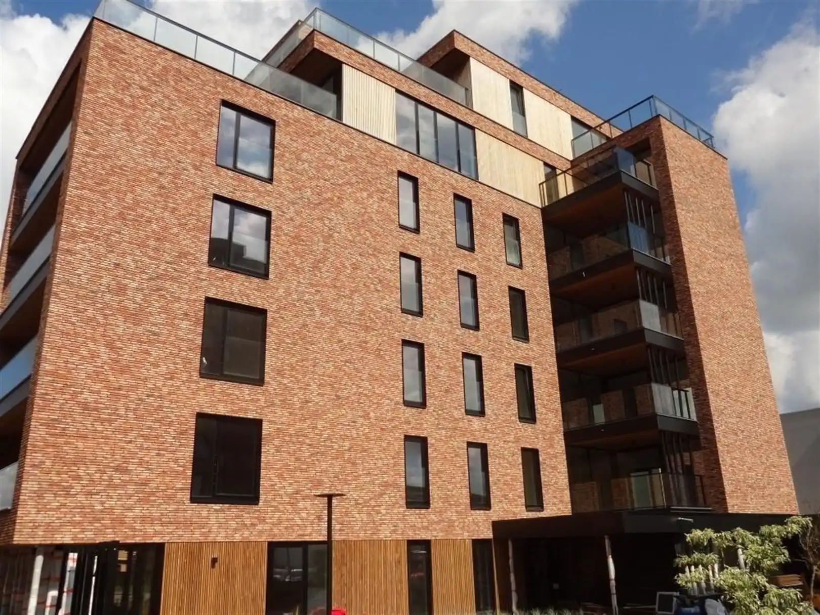 Luxe nieuwbouw-appartement met 2 slaapkamers  in centrum van Sint-Truiden. foto {{pictureIndex}}