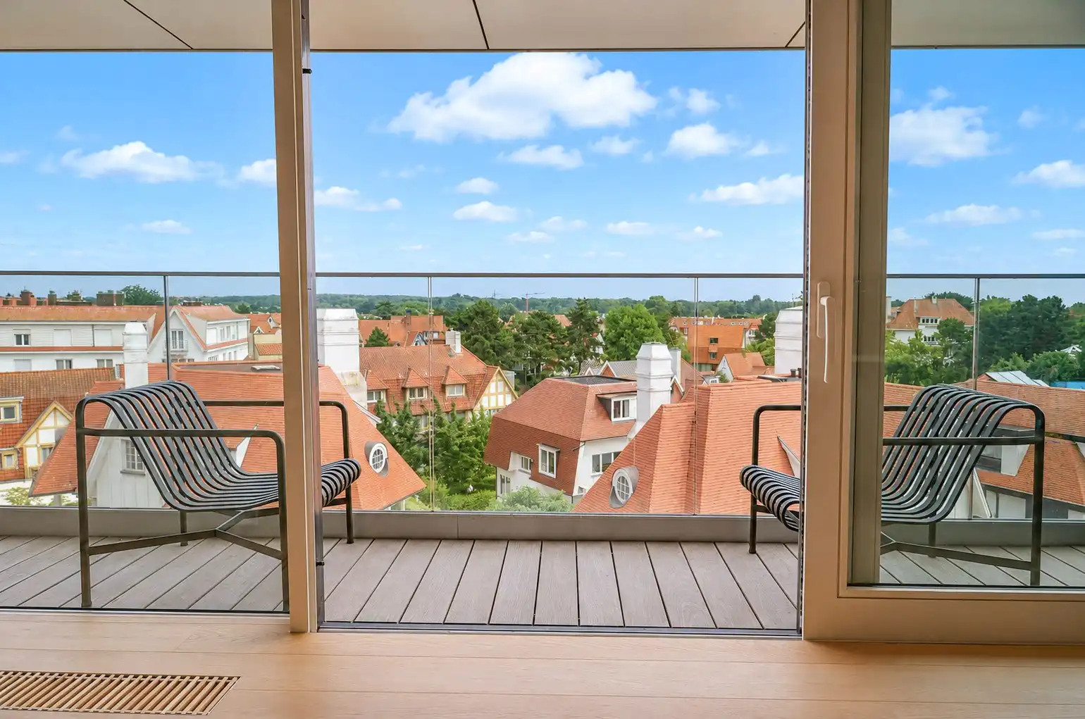 Prestigieus gerenoveerd appartement afgewerkt met hoogwaardige materialen gelegen nabij het Driehoeksplein. foto 11