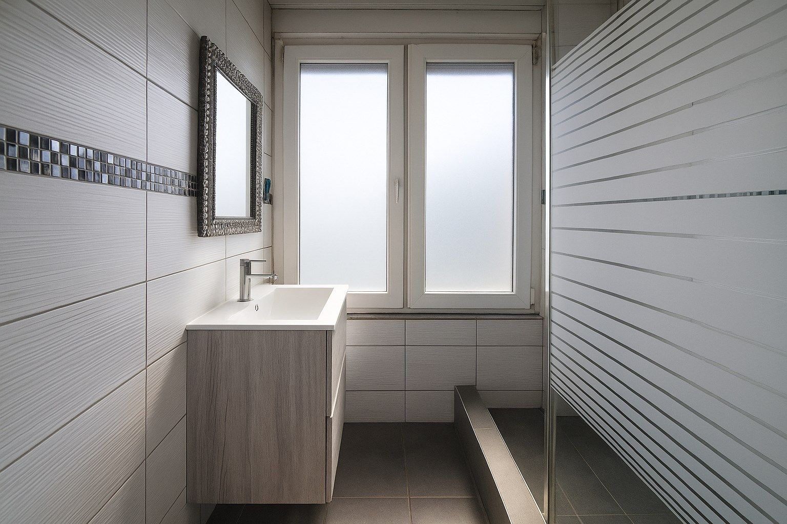 Te koop in Sint-Niklaas: ruime halfopen bebouwing met 4 slaapkamers, dubbele oprit en een grote, uitgestrekte zuidgerichte tuin – ideaal voor gezinnen! foto 15