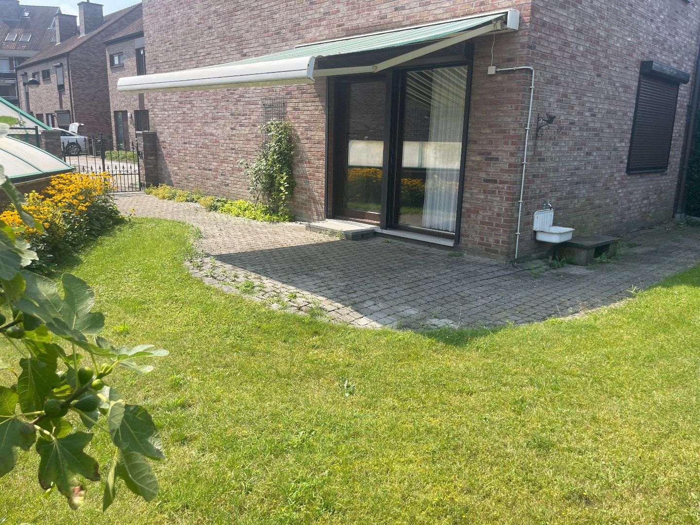 Ruime stadswoning met tuin, terras en ondergrondse garage in Hasselt - 4 slaapkamers - bouwjaar 1993 - EPC-waarde 206.Kwh - Energielabel C - 140.00m² bewoonbare foto 27