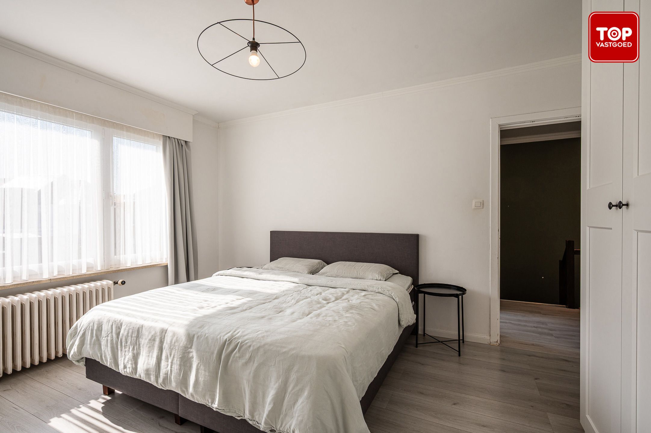 Instapklare halfopen bebouwing met drie slaapkamers foto 12