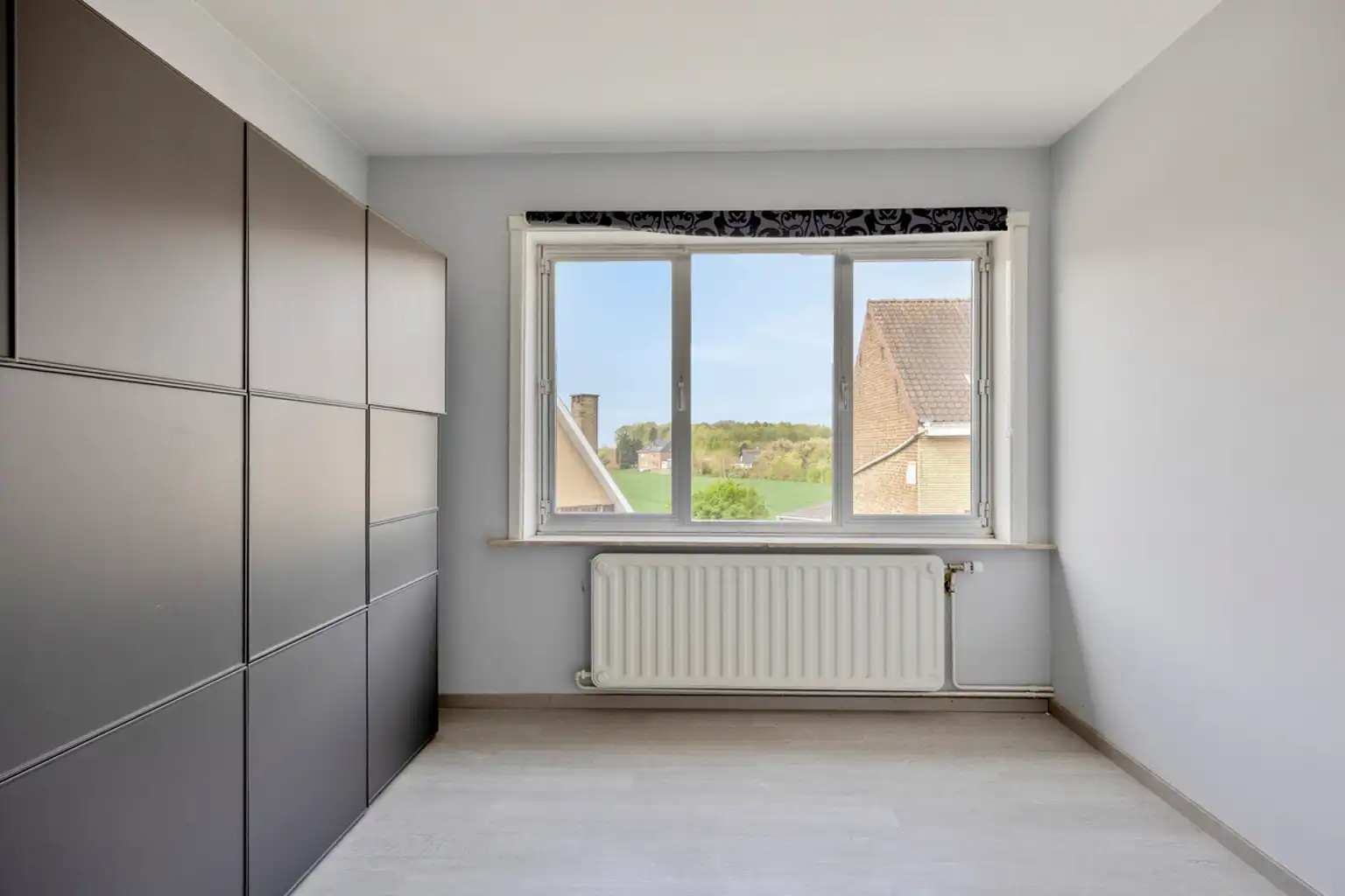 Bel-etagewoning met drie slaapkamers met garage en tuin foto 15