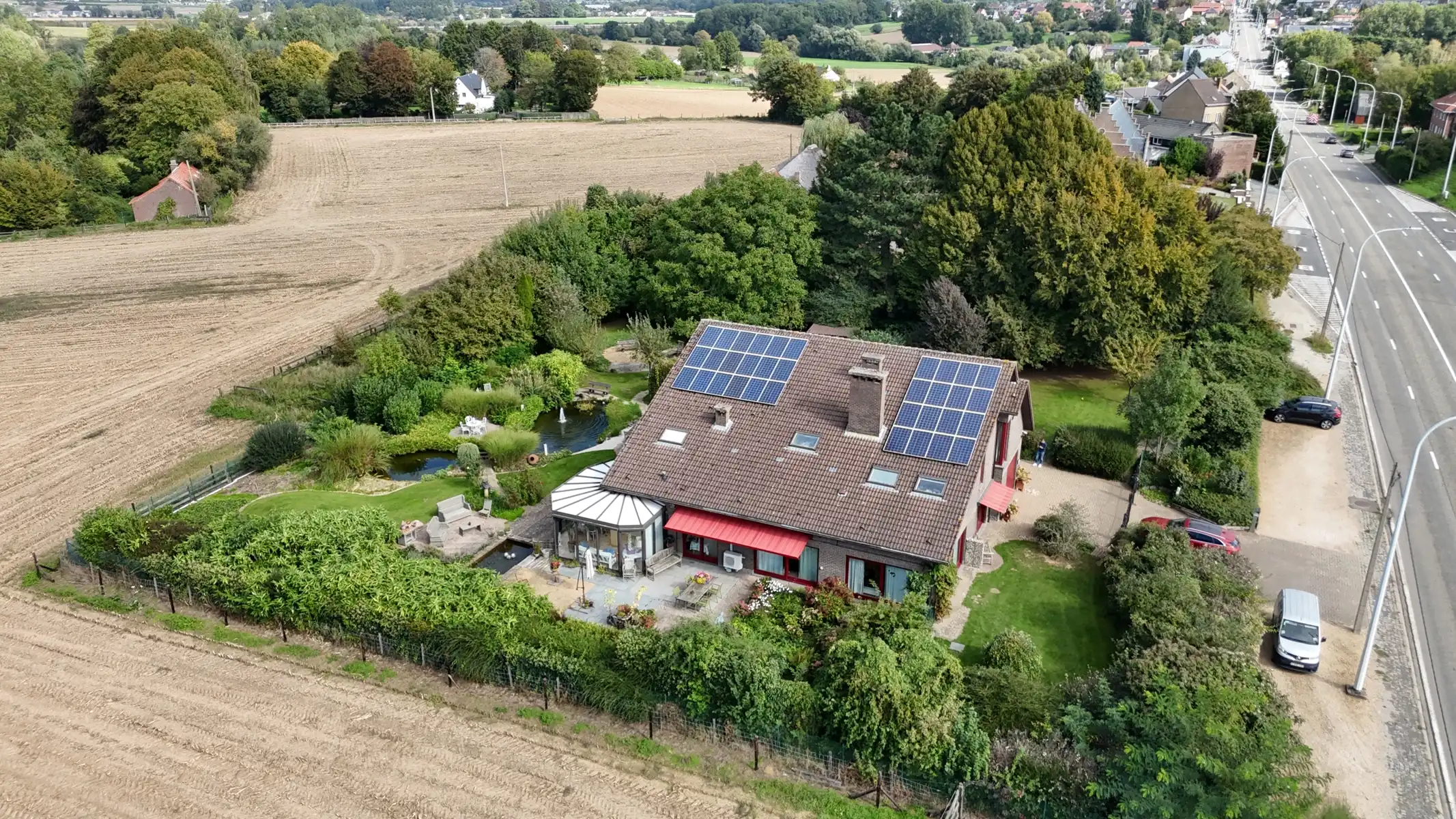 Ruime woning met 8 kamers & bouwgrond open bebouwing foto 38