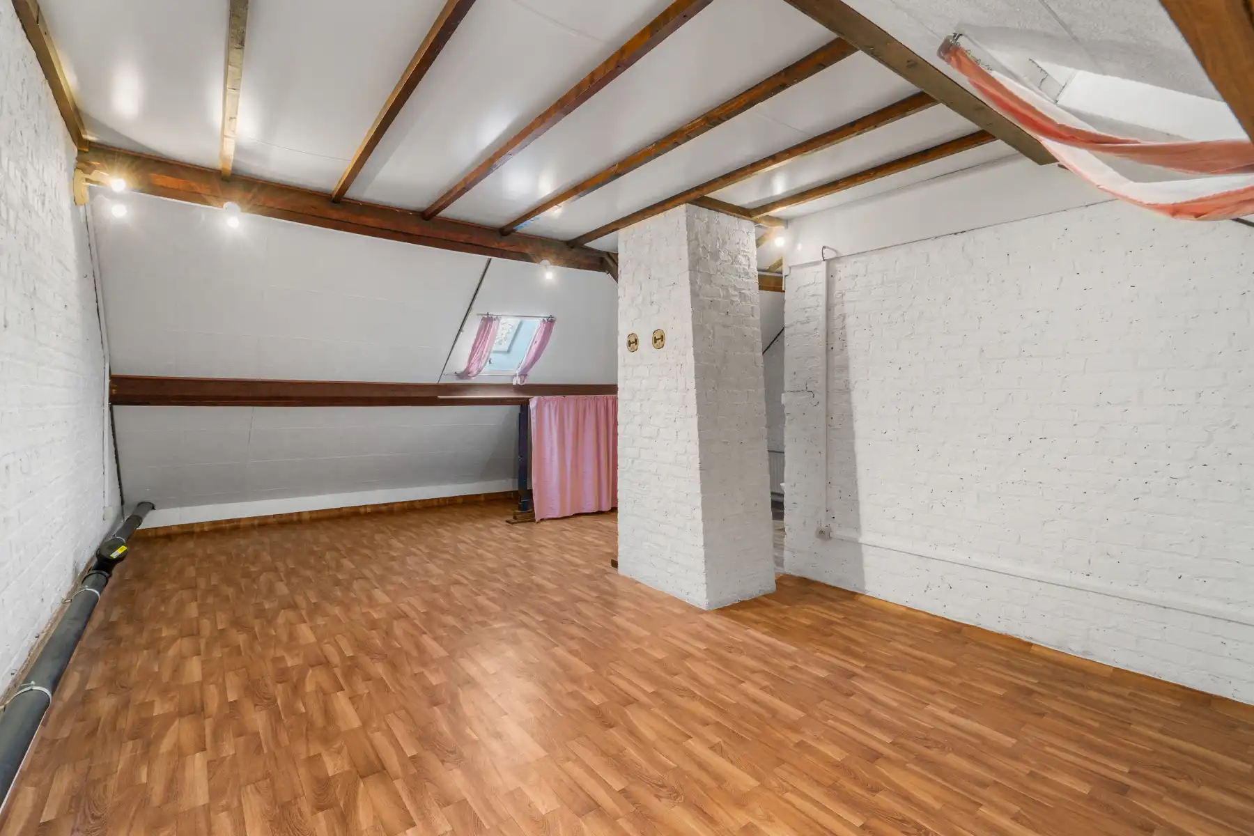 Gezinswoning met 3 slaapkamer + aangelegde tuin te Koningslo foto 29