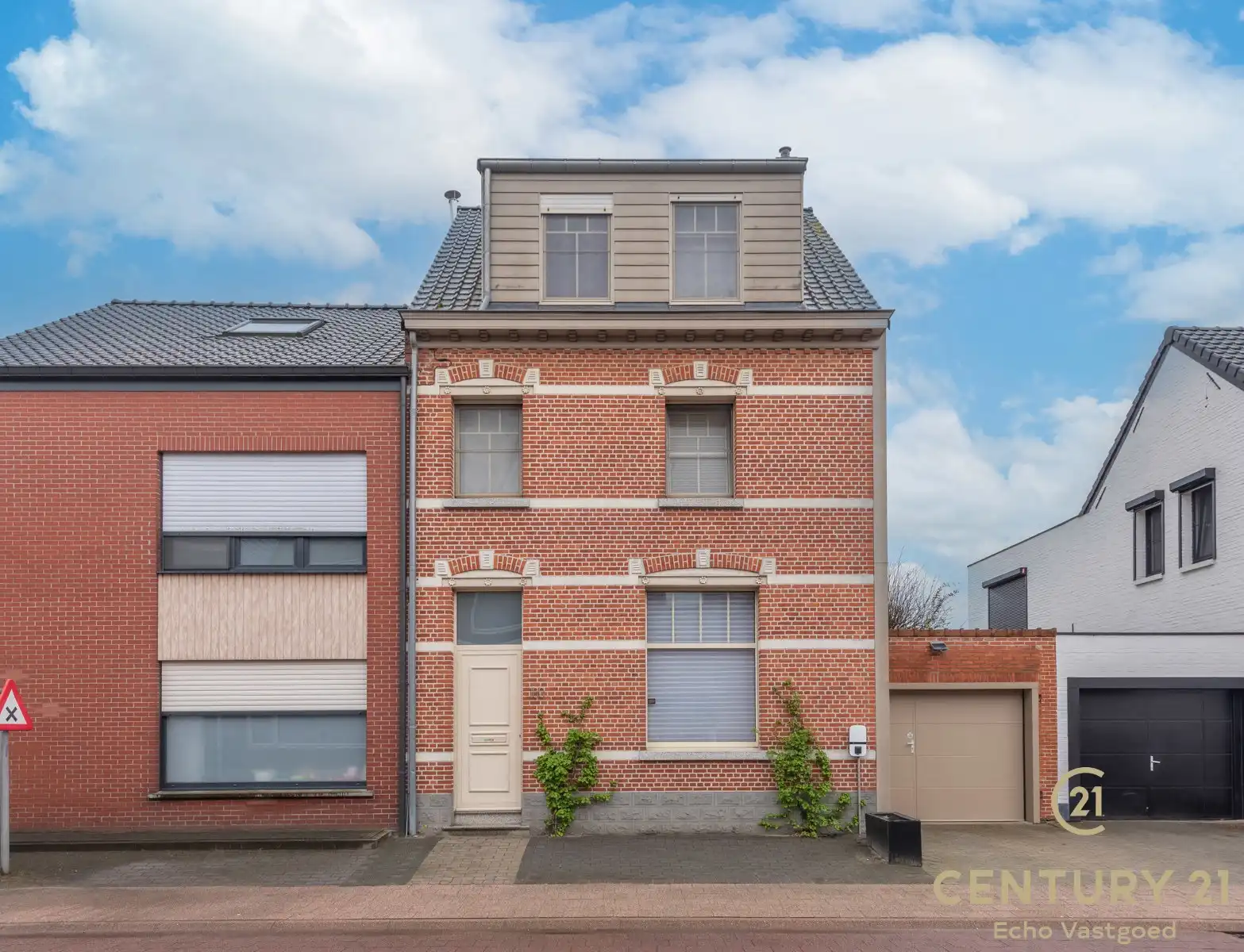 Charmante woonst met 5 slpk, tuintje, bijhuis en zwemvijver  foto 33