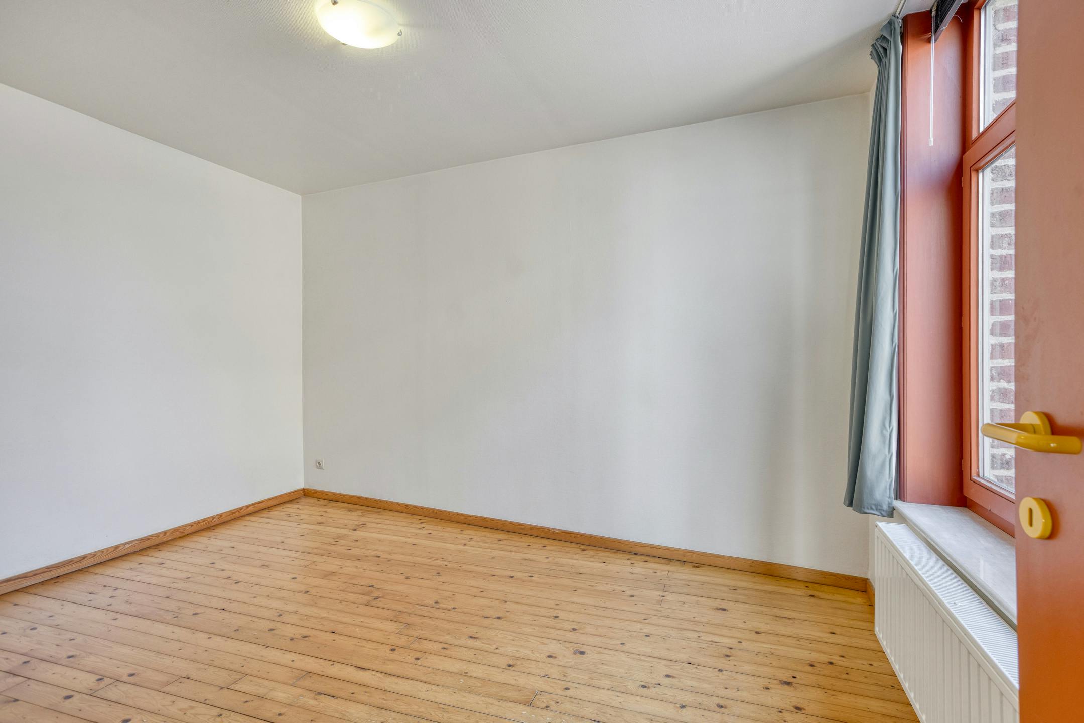 Instapklaar huis te koop in Ieper centrum foto 20