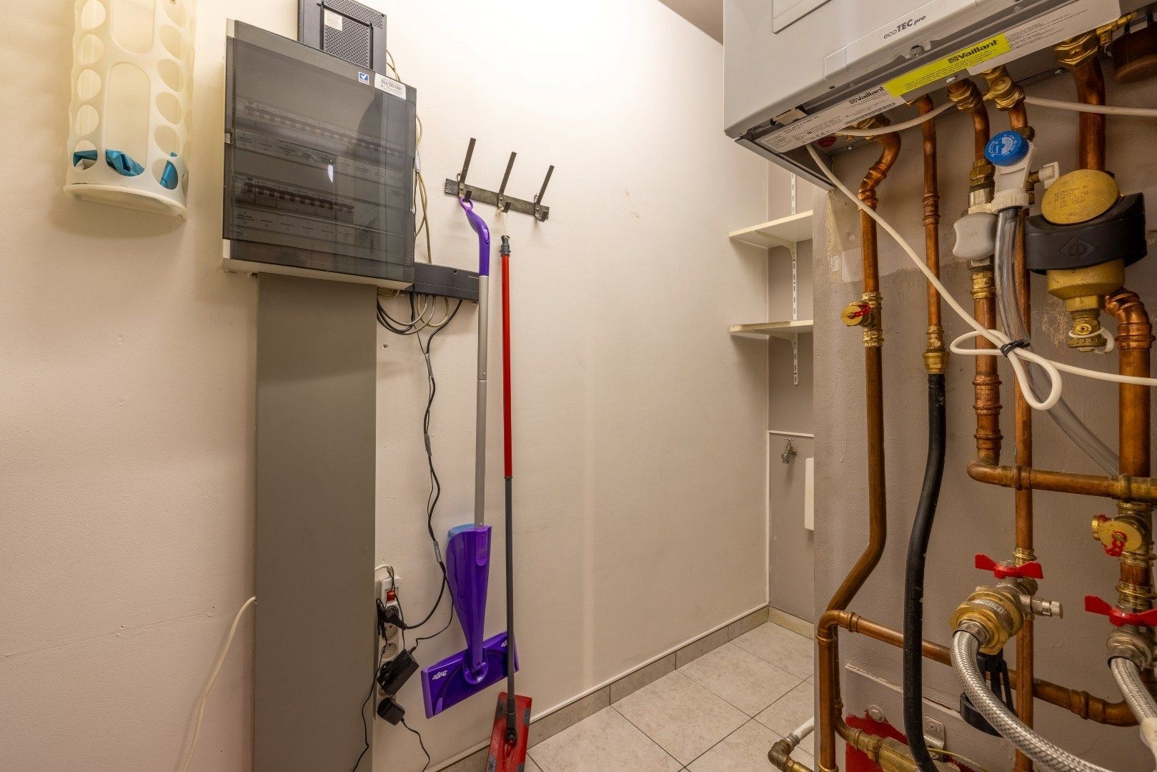 Ruim gelijkvloers 2 slk app met terras en garage foto 11