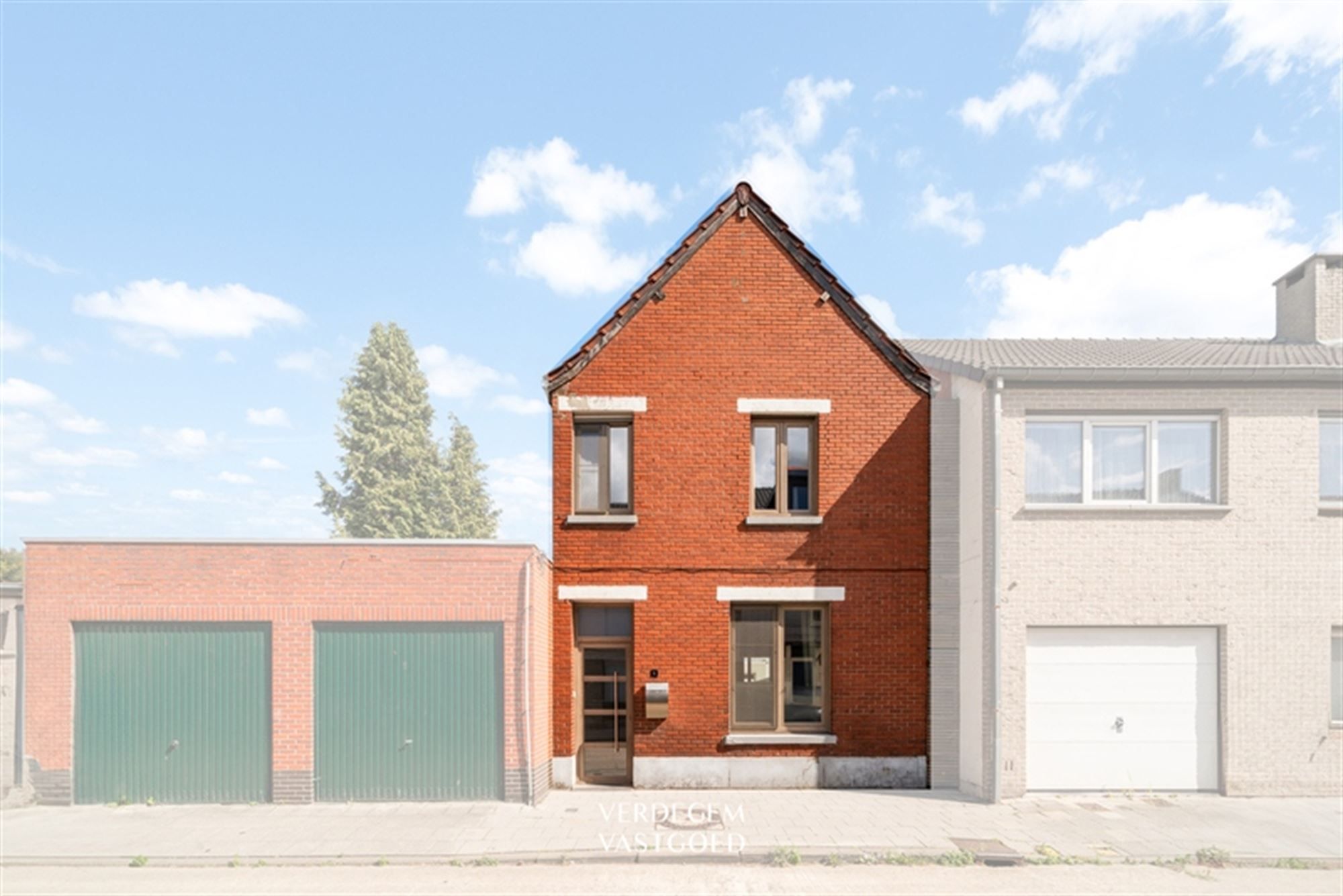 Verrassend leuke woning met kwalitatieve aanbouw, tuintje en 3 slaapkamers foto {{pictureIndex}}