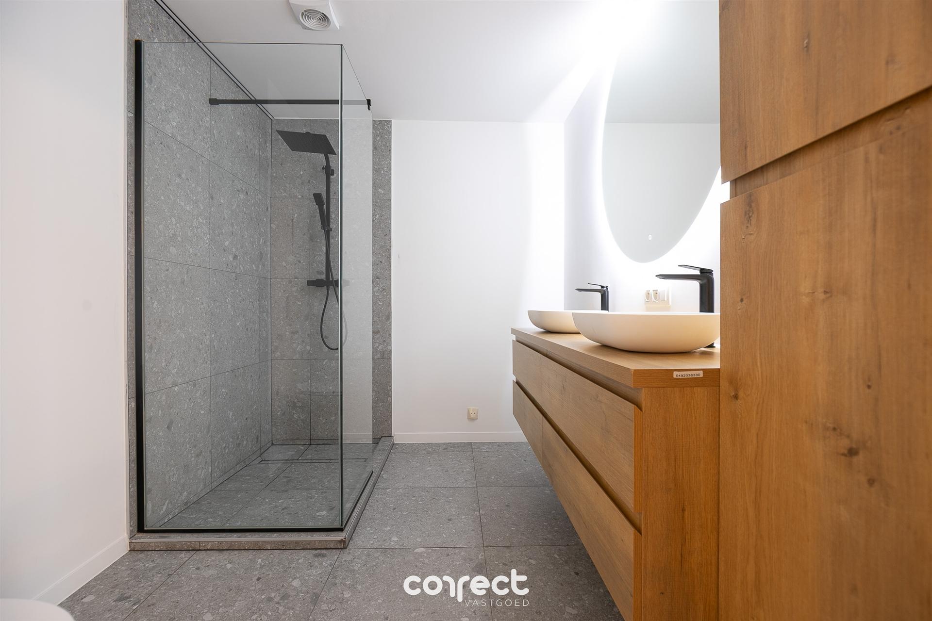 Uitzonderlijk penthouse op de rand van de Brugse binnenstad.  foto 7