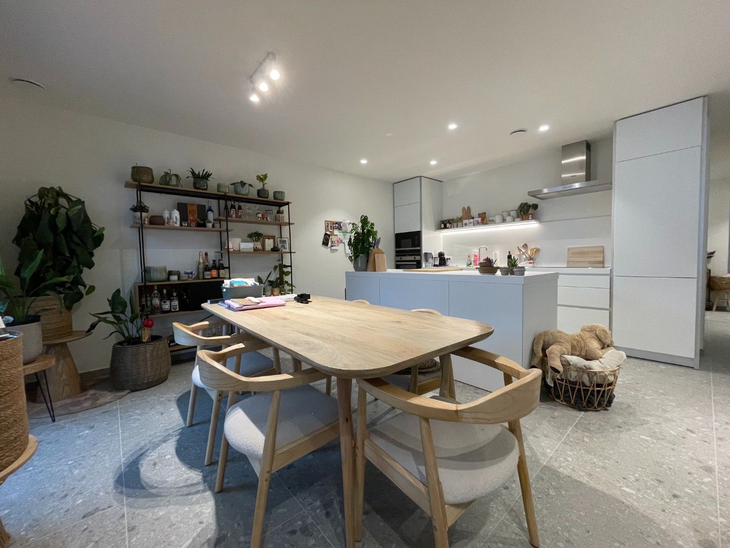 Nieuw luxe appartement centrum Roeselare te huur foto 4