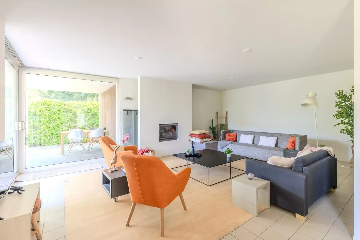 Moderne villa met ruime leefruimte, 4 slaapkamers en 2 badkamers op 13 are in gegeerde buurt Neerharen-Lanaken foto 3