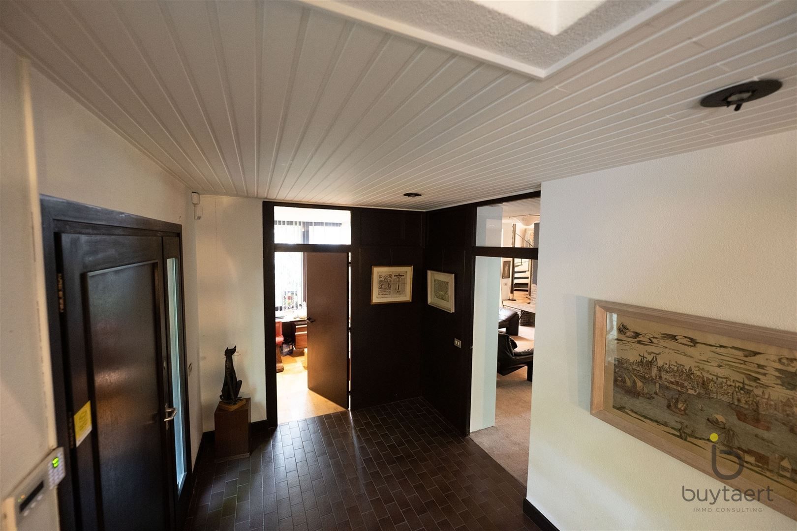 RUIMTE, LICHT ÉN KARAKTER: TE RENOVEREN 70’S VILLA MIDDEN IN HET GROEN! foto 5