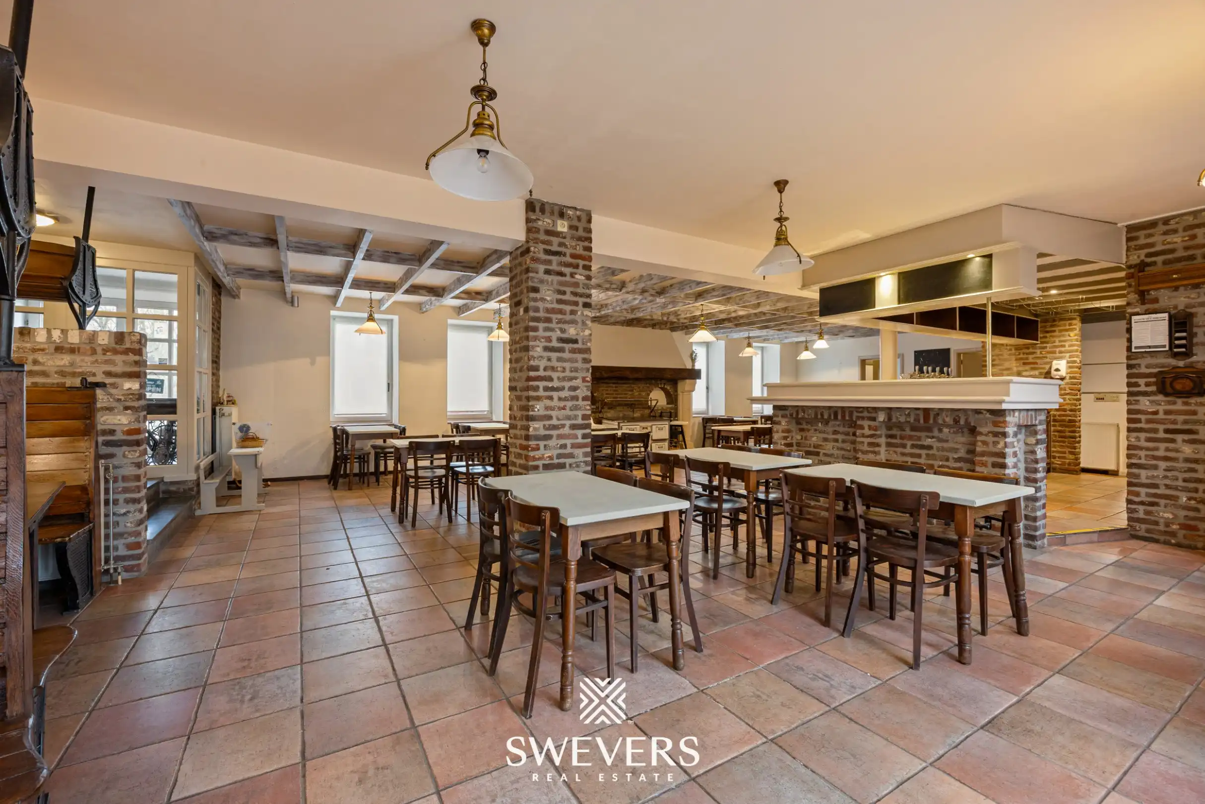 Absolute buitenkans in gekende horecazaak foto 4