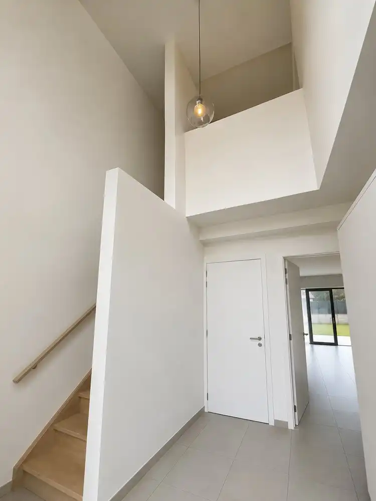 Moderne gezinswoning met 3 slaapkamers, tuin en garage in het hart van Zutendaal foto 4