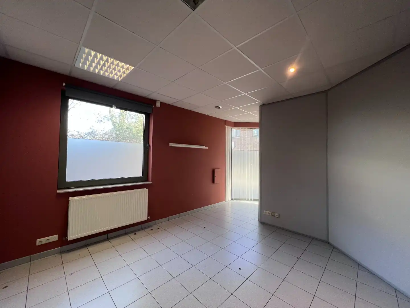 Commercieel handelspand met tal van mogelijkheden in het centrum van Lievegem foto 10