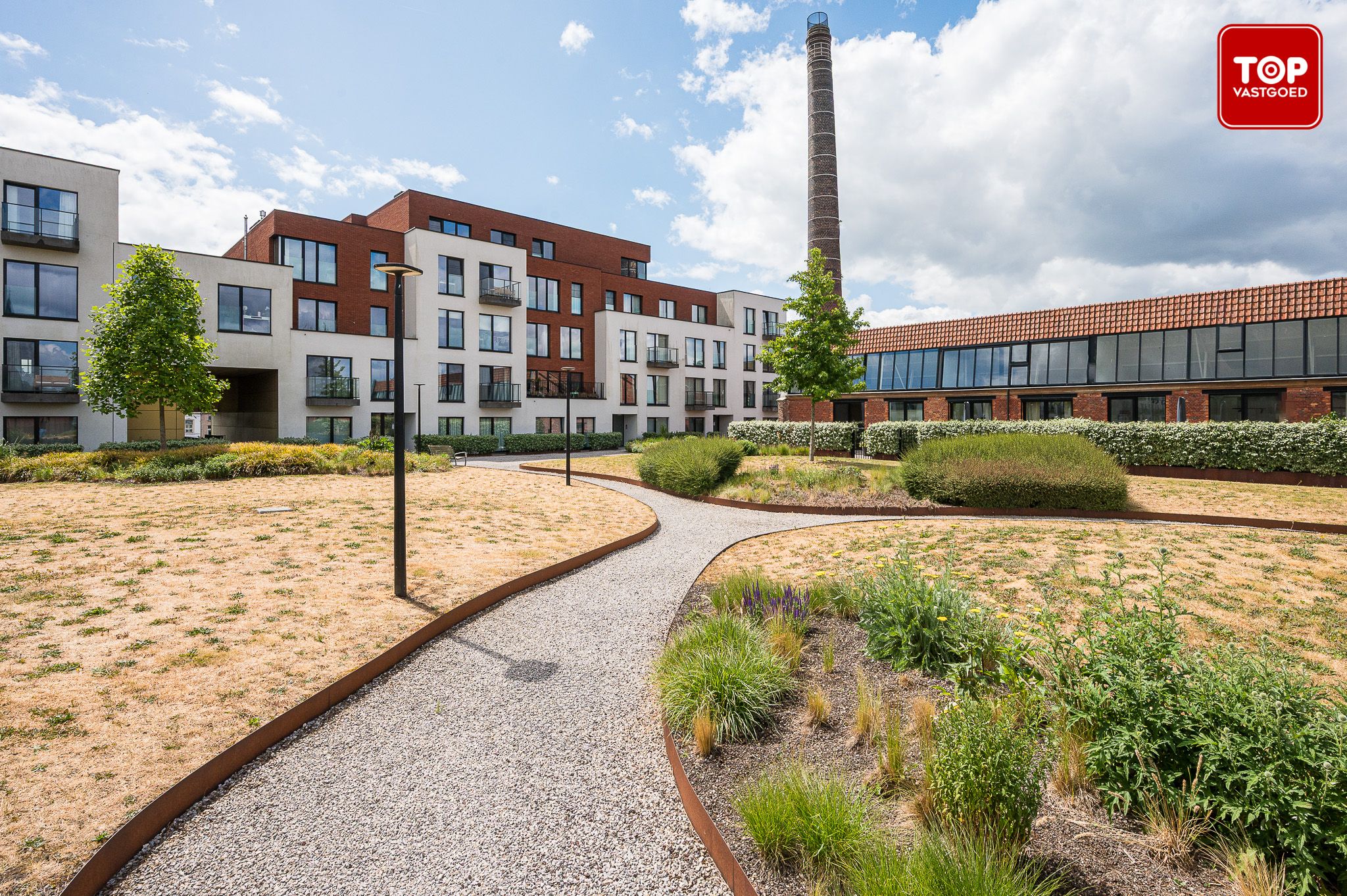 Modern en energiezuinig appartement met zicht op het water en zicht op de binnentuin foto 4