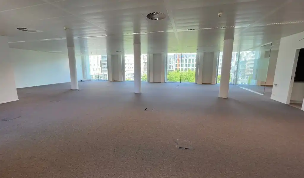 Gerenoveerde kantoorruimte te huur in Astrid Building aan Centraal Station in Antwerpen foto 7