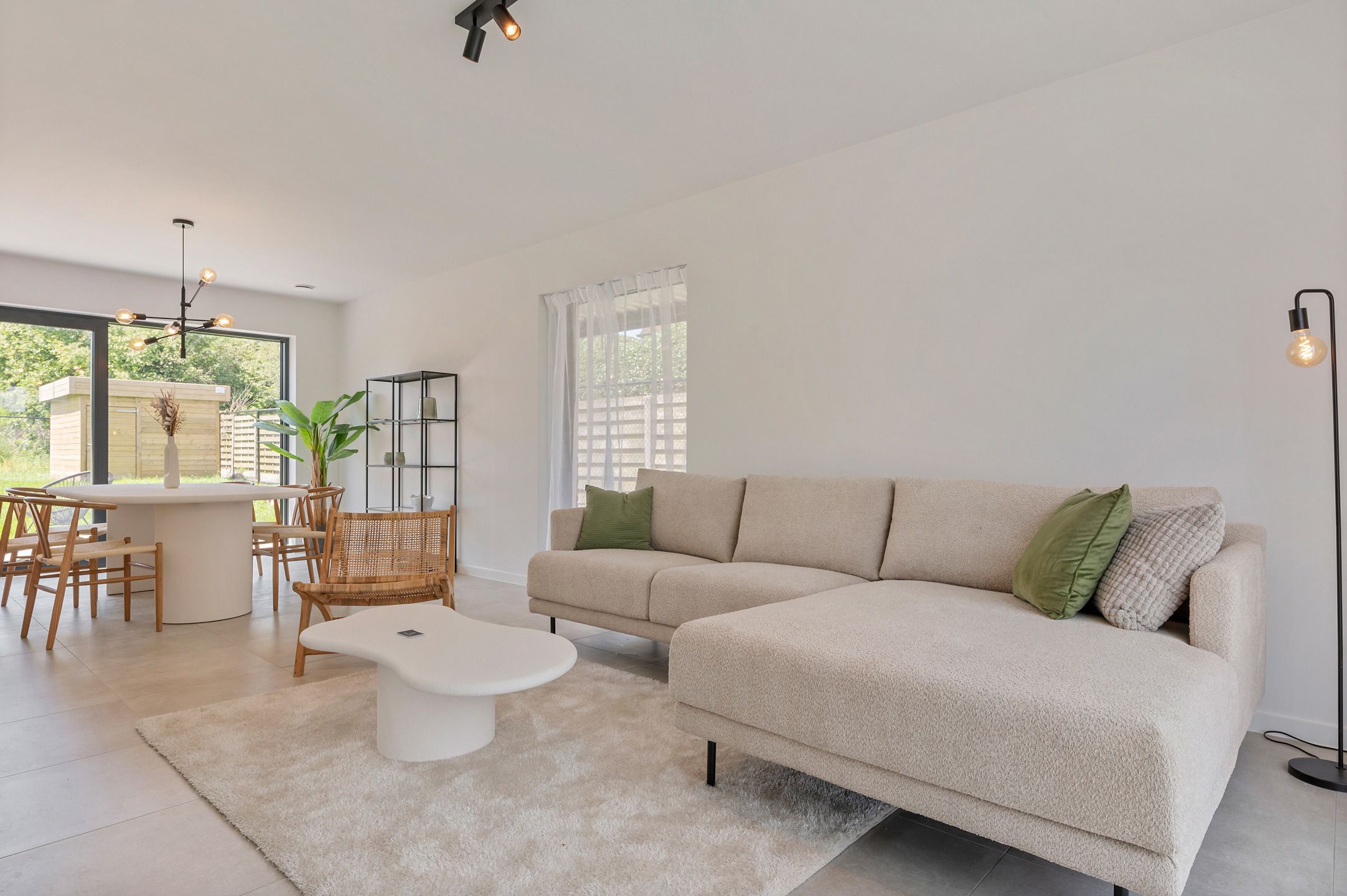 Woningen met 3 slpk, parking, bijgebouw en west tuin foto 6
