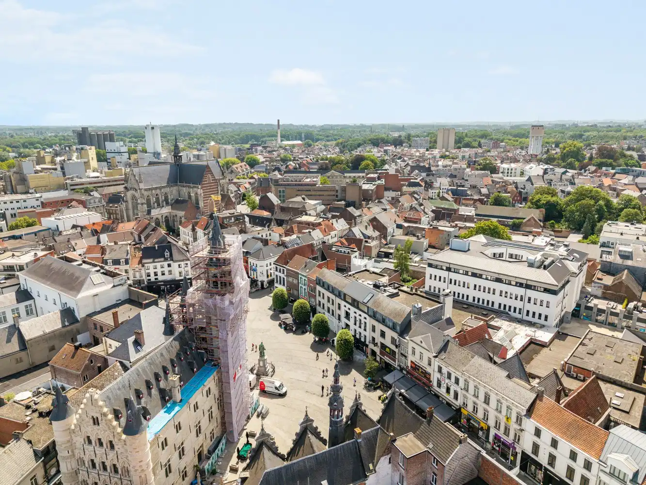 Exclusieve quasi-nieuwbouw 130 m² met privatieve lift en panoramisch uitzicht op de Grote Markt foto 16