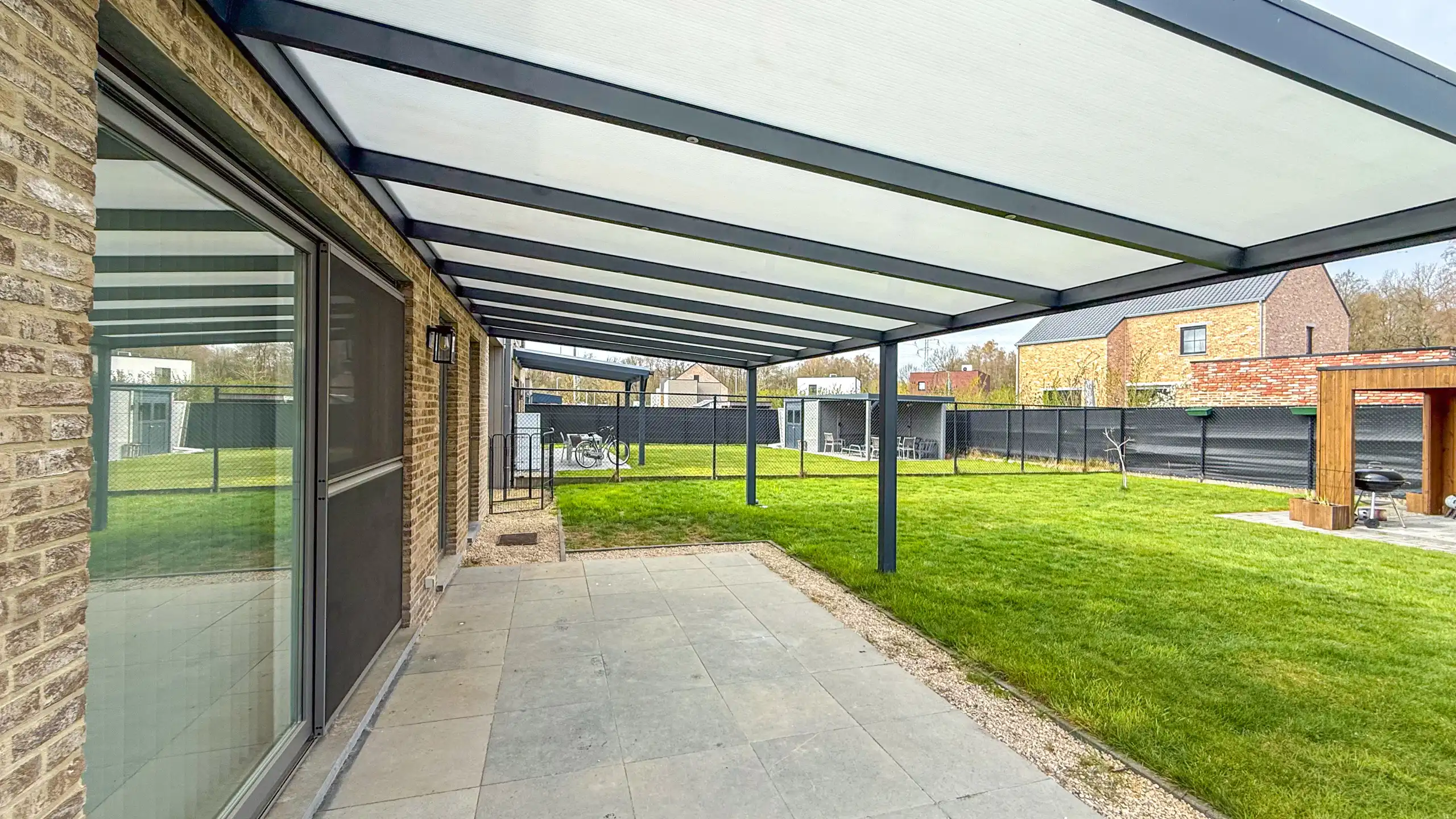 Instapklare energiezuinige woning (2020) met tuin en carport foto 50