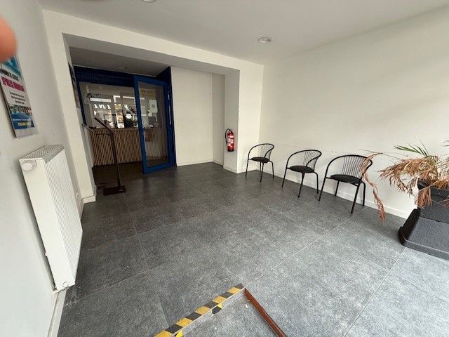 Afgewerkt handelszaak te huur in de Bevrijdingslaan Gent foto 3