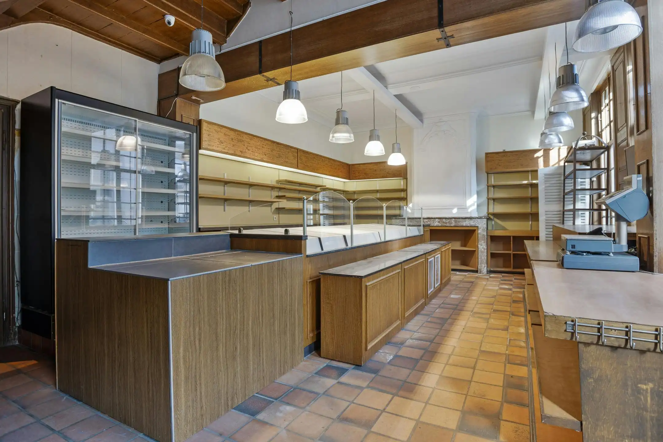 Handelspand met woning in centrum Veurne. foto 13