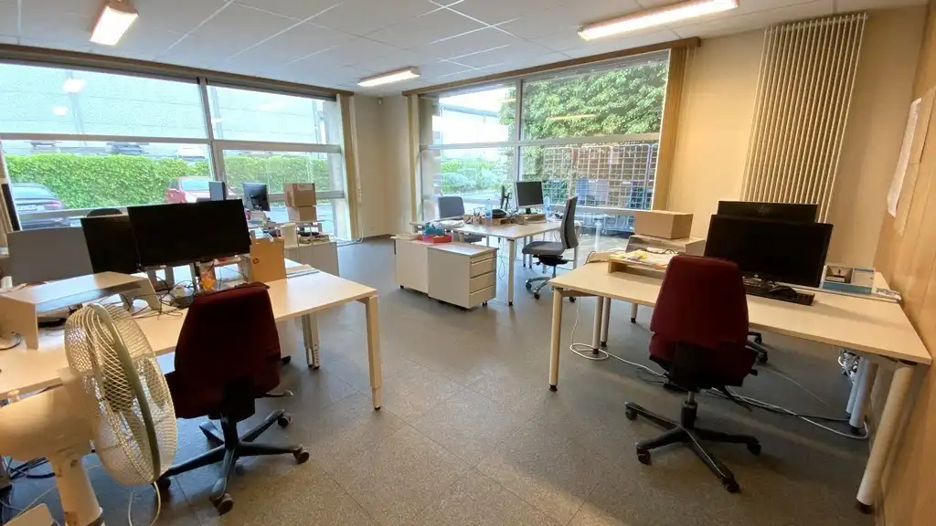 Budgetvriendelijke kantoren te huur vlakbij afrit E17 in Deinze foto 28