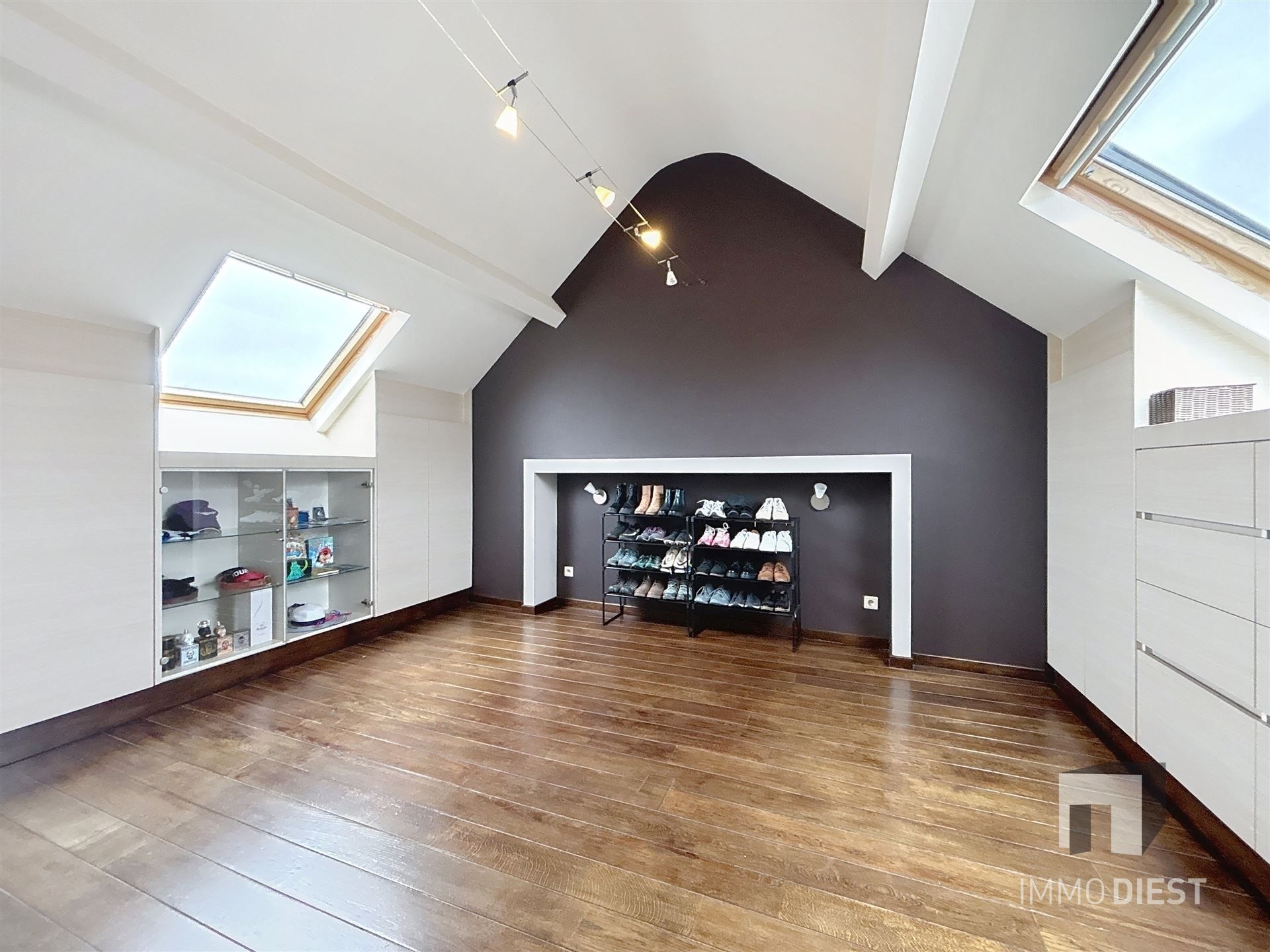 Trendy gerenoveerde woning met 3 slaapkamers foto 26