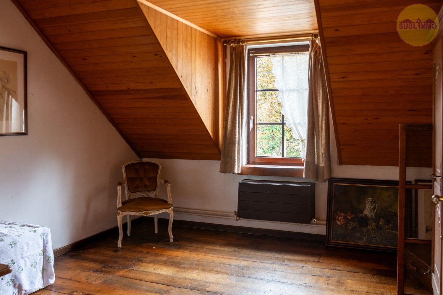 Karaktervolle woning met 6 slaapkamers op een ruim perceel van 21a 73ca foto 24
