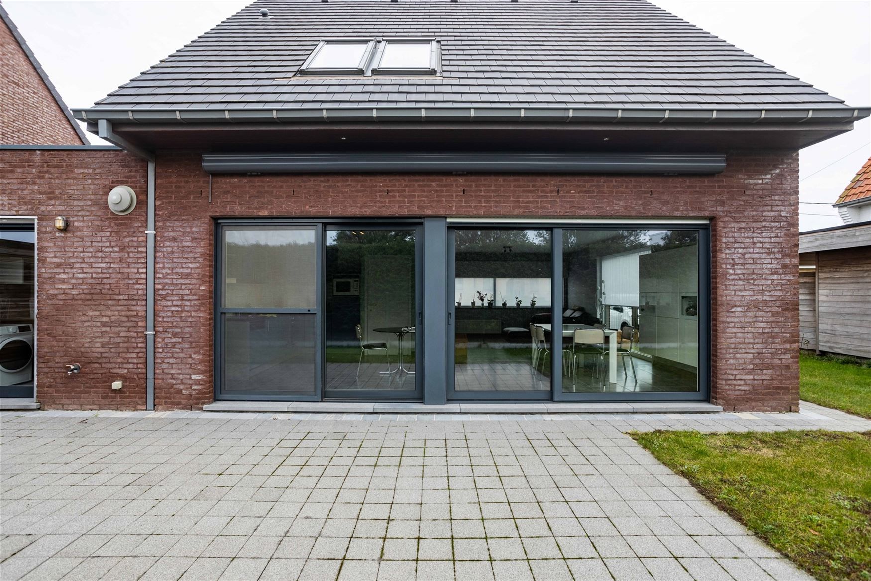 Ruime gezinswoning met zonnige tuin in Lievegem. foto 10