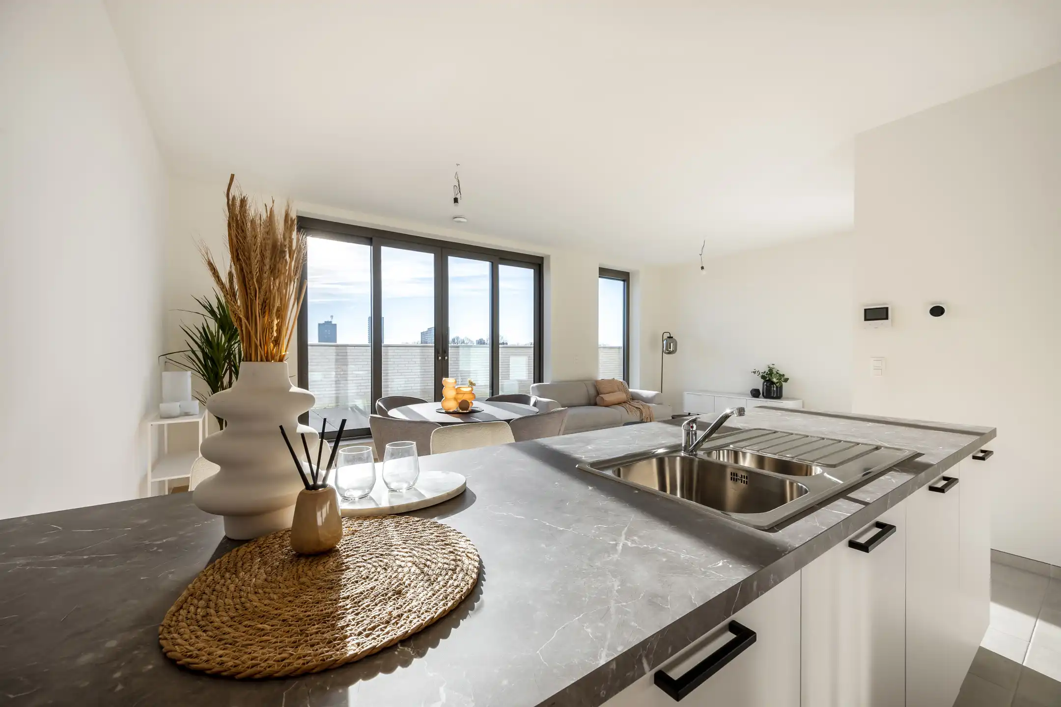 Nieuwbouw penthouse met ruime terrassen foto 11