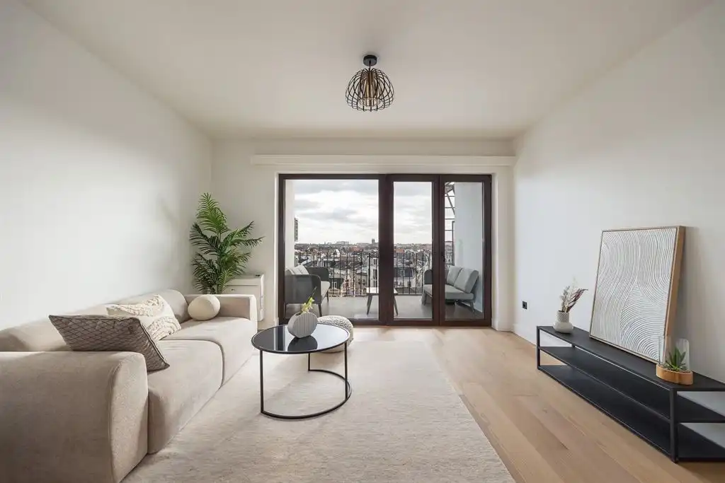 Kwalitatief gerenoveerd appartement met terras foto {{pictureIndex}}