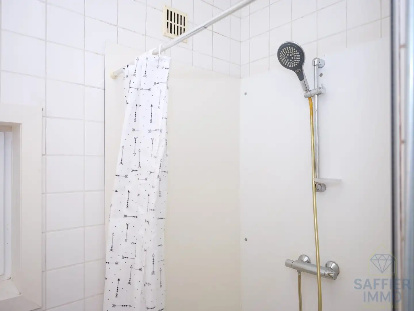 Charmante gezinswoning met tuin en uitweg achteraan op toplocatie in Ingelmunster foto 14