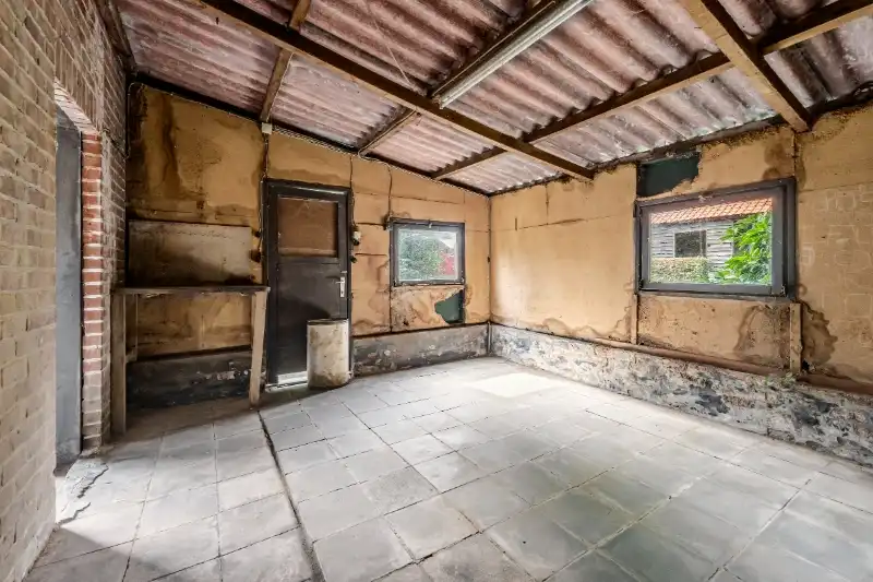 Hooglede-centrum. Charmante | ruime | half open bebouwing op 740m2 met > 4 slaapkamers, apart bijgebouw van +/- 60m2. Ideaal voor gezinnen / extra polyvalente ruimtes, ideaal gelegen. foto 19